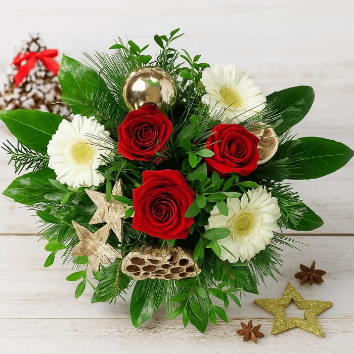 Weihnachtsstrauß rote Rosen